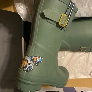 Part of the collection! Wonderful boots for any weather!! ❄️ ⛄️ ☔️ 🌧️ 🌞